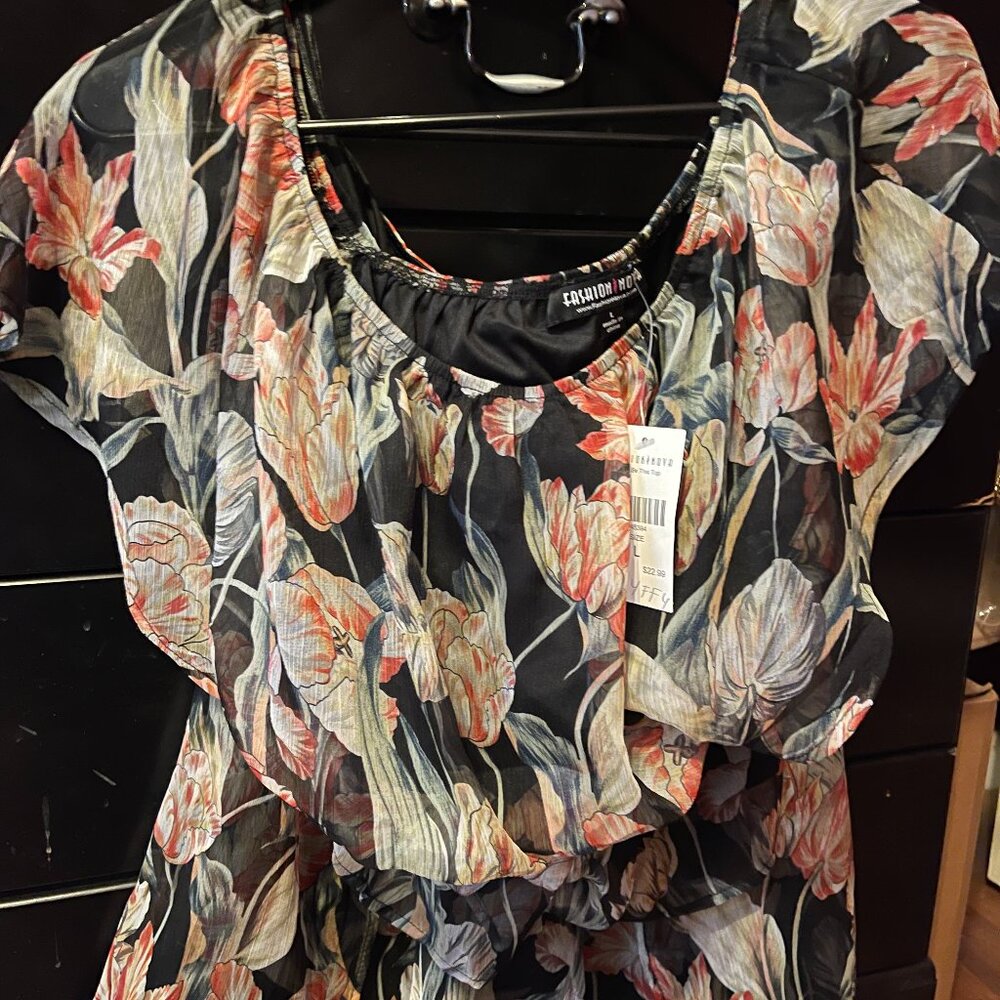 NWT Womens Fashion Nova Floral Short Set